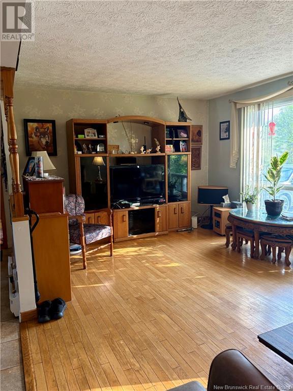 Photo 3 of 869 Victoria Street, Edmundston NB