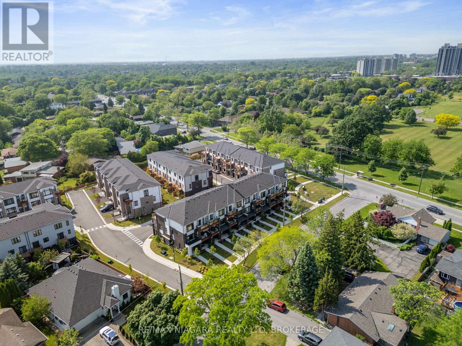 Photo 14 of 2 Sidney Rose Common N, St Catharines ON