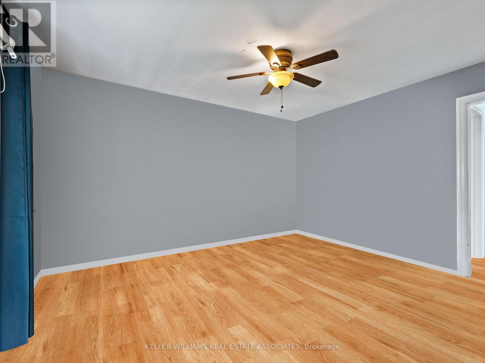 Photo 17 of 54 Woodward Avenue, Brampton ON