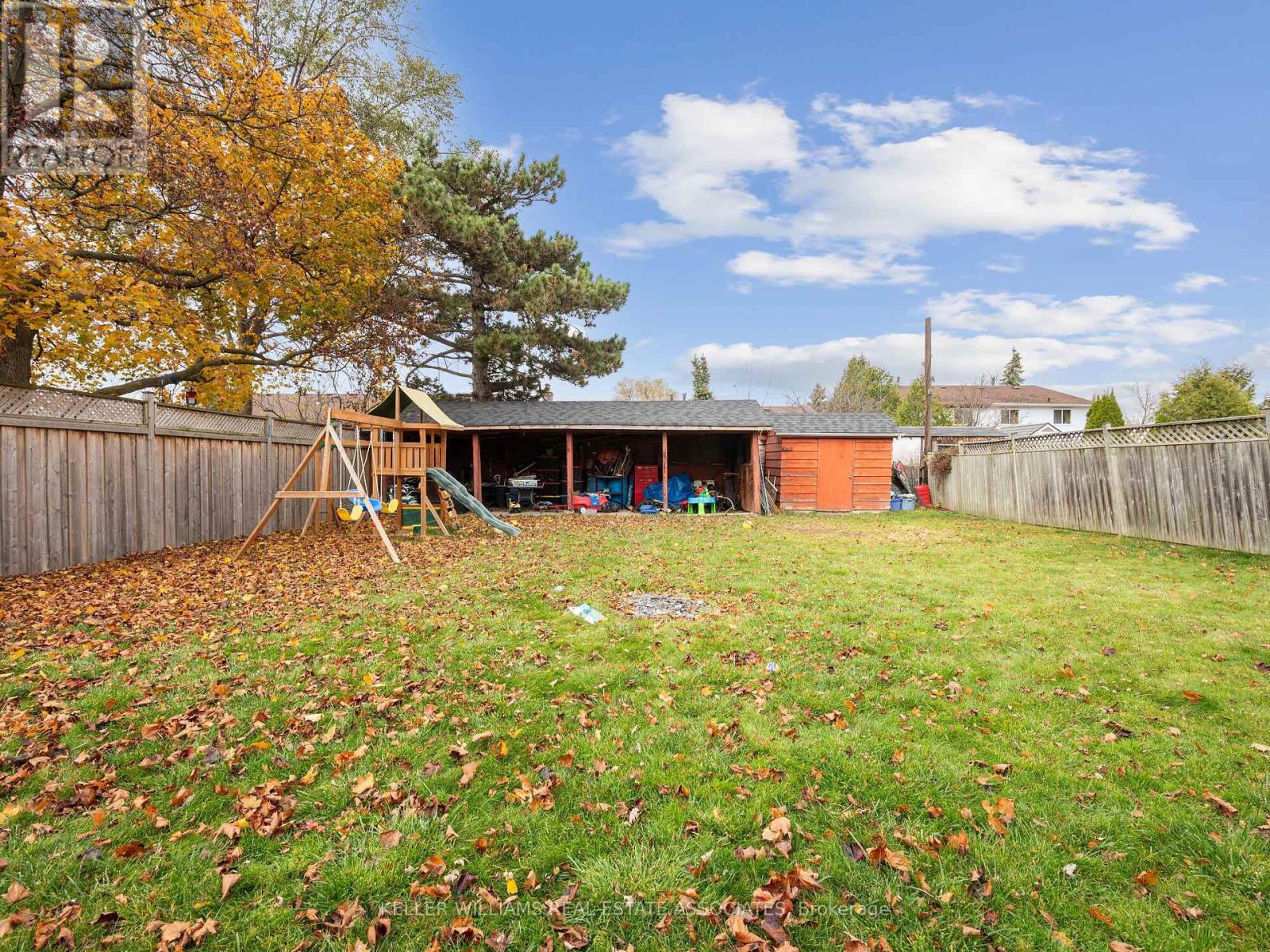 Photo 2 of 54 Woodward Avenue, Brampton ON