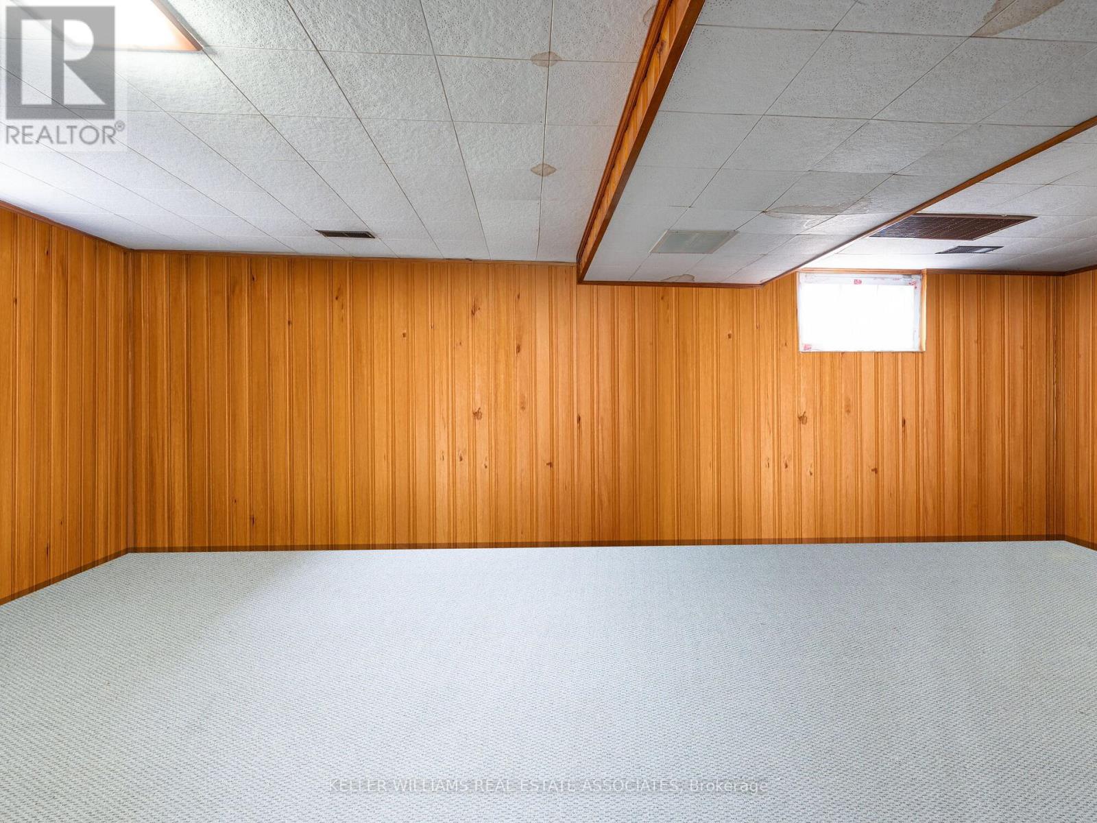 Photo 5 of 54 Woodward Avenue, Brampton ON