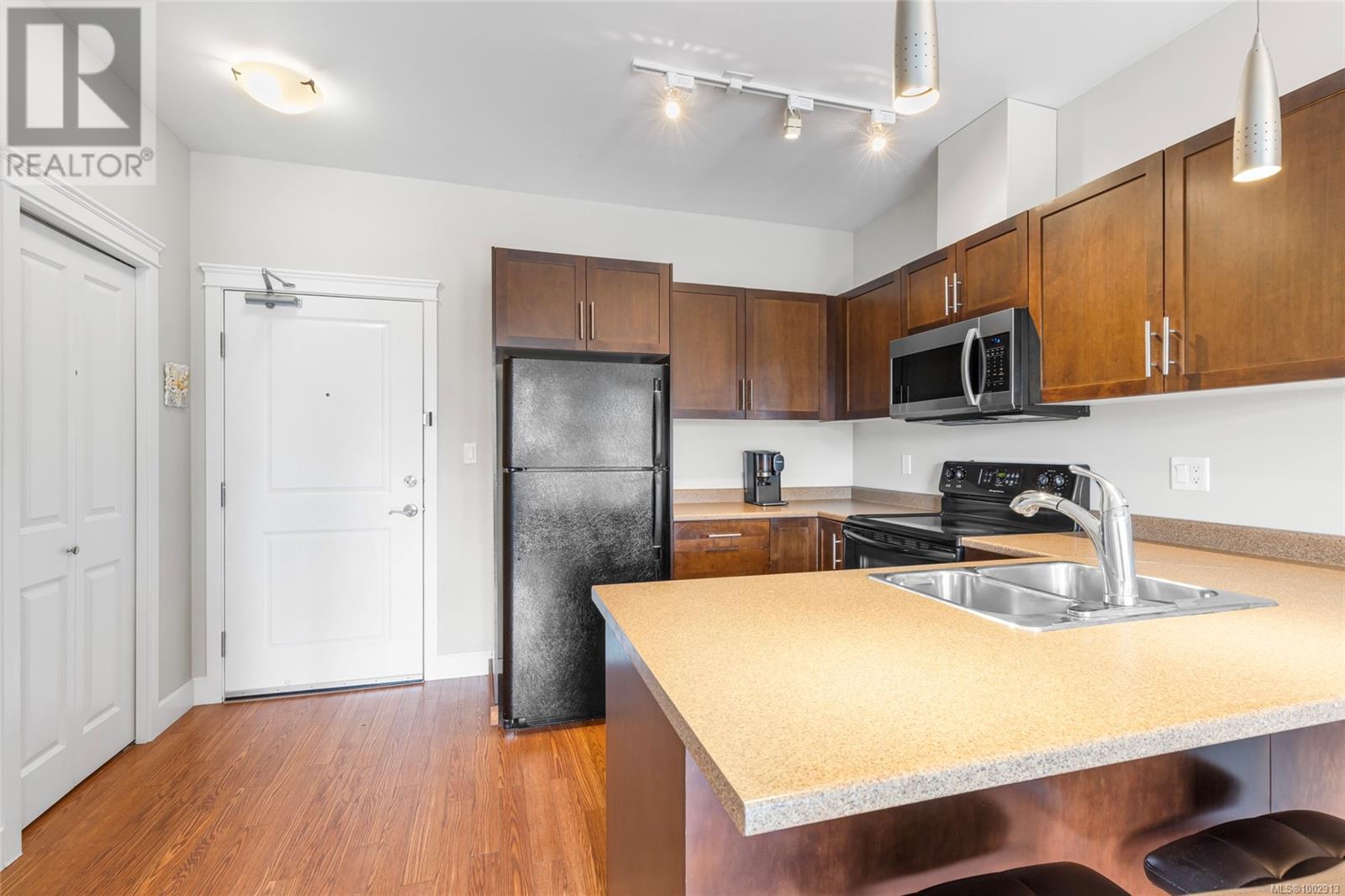 407 2220 Sooke Rd, Colwood