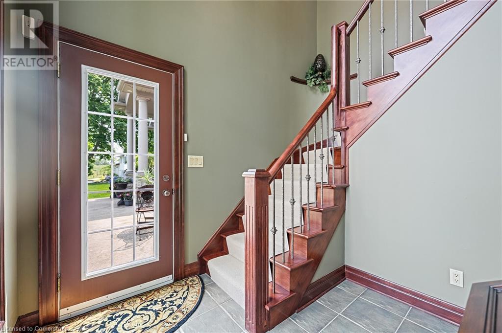 Photo 7 of 4618 Sandy Cove Dr Drive, Lincoln ON