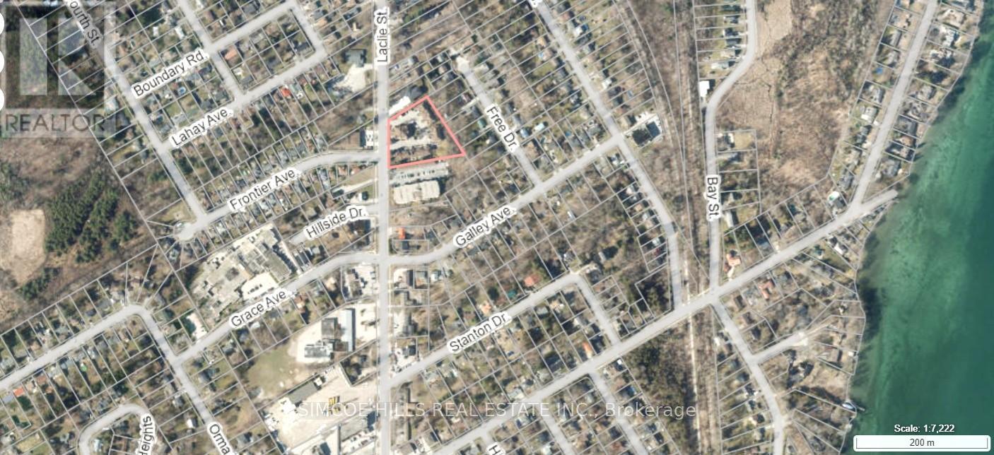 Photo 10 of 17 492 Laclie Street, Orillia ON