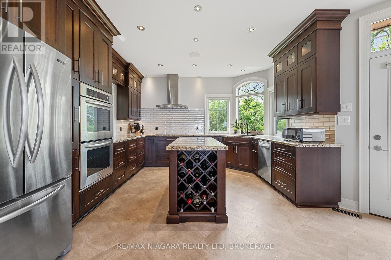 Photo 9 of 4618 Sandy Cove Drive, Lincoln ON