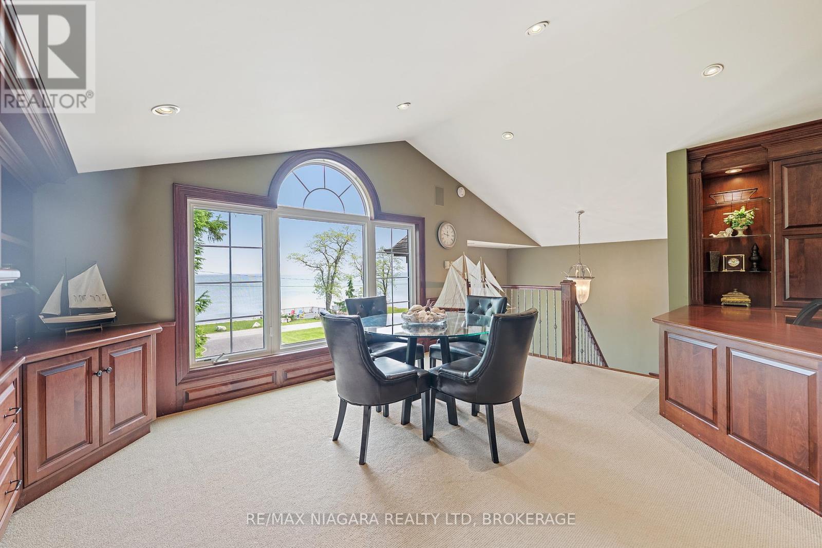 Photo 13 of 4618 Sandy Cove Drive, Lincoln ON