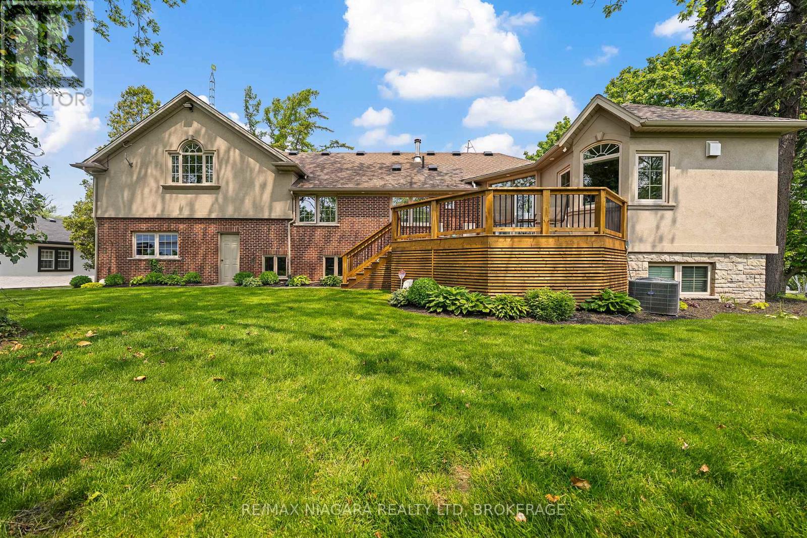Photo 23 of 4618 Sandy Cove Drive, Lincoln ON