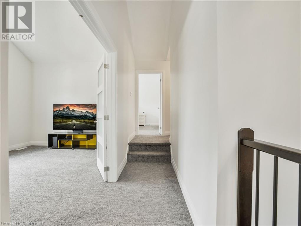 Photo 14 of 75 Monarch Woods Drive, Kitchener ON