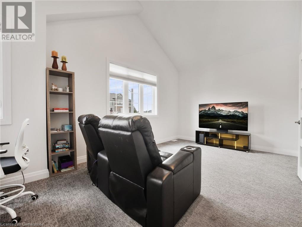 Photo 16 of 75 Monarch Woods Drive, Kitchener ON