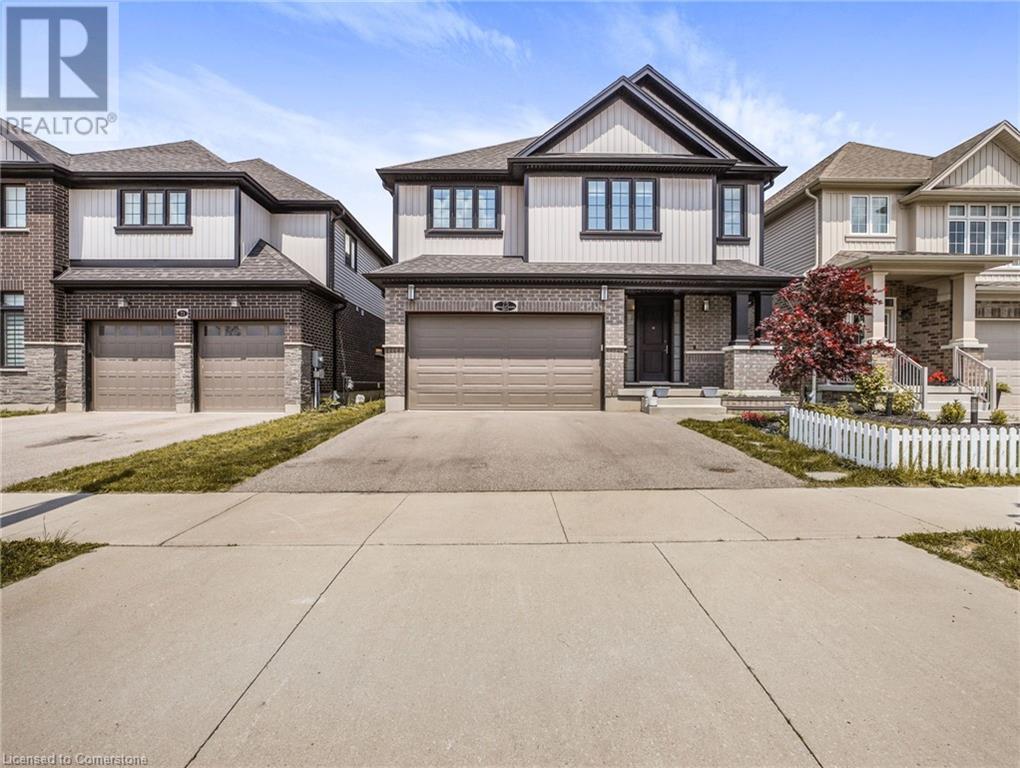 Photo 2 of 75 Monarch Woods Drive, Kitchener ON