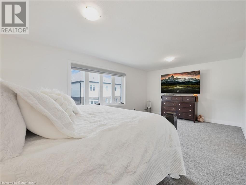 Photo 24 of 75 Monarch Woods Drive, Kitchener ON