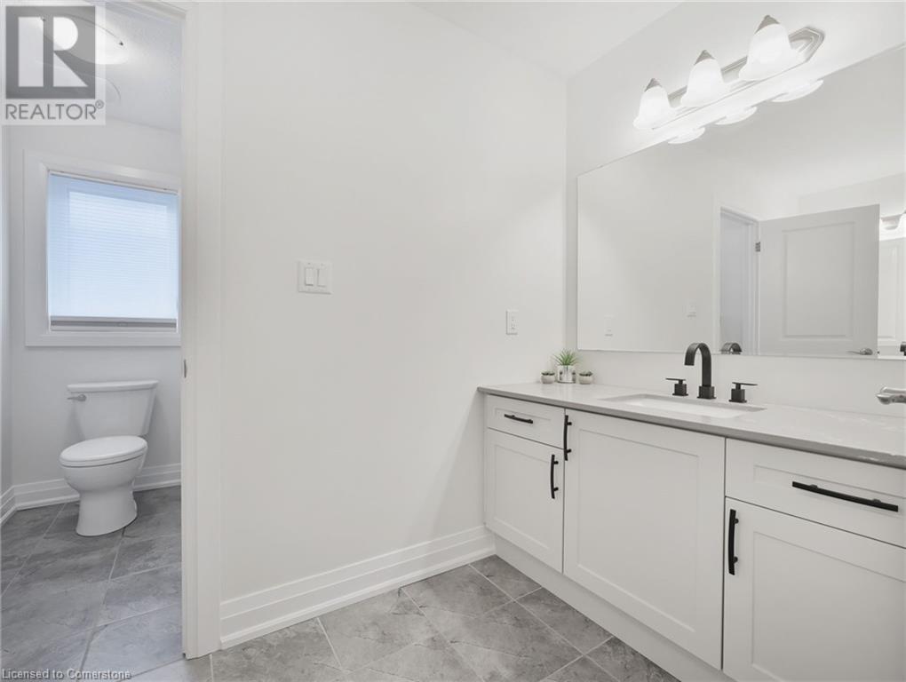 Photo 26 of 75 Monarch Woods Drive, Kitchener ON