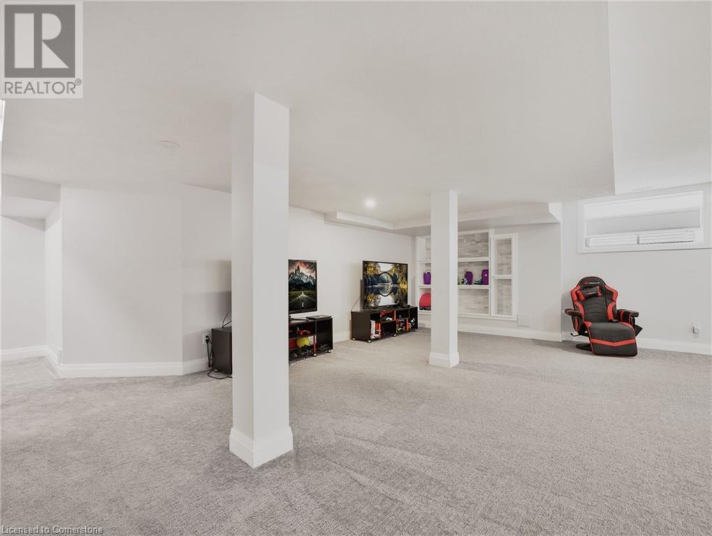 Photo 32 of 75 Monarch Woods Drive, Kitchener ON