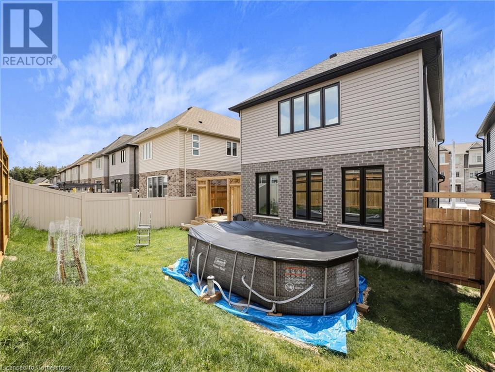 Photo 36 of 75 Monarch Woods Drive, Kitchener ON