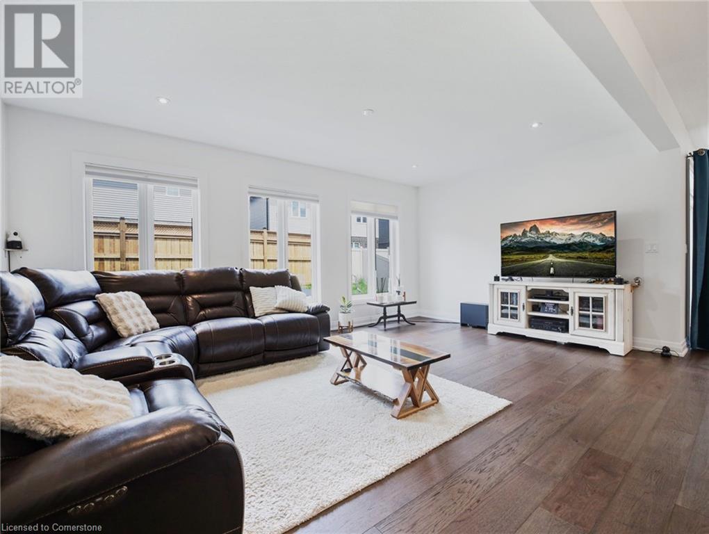 Photo 7 of 75 Monarch Woods Drive, Kitchener ON