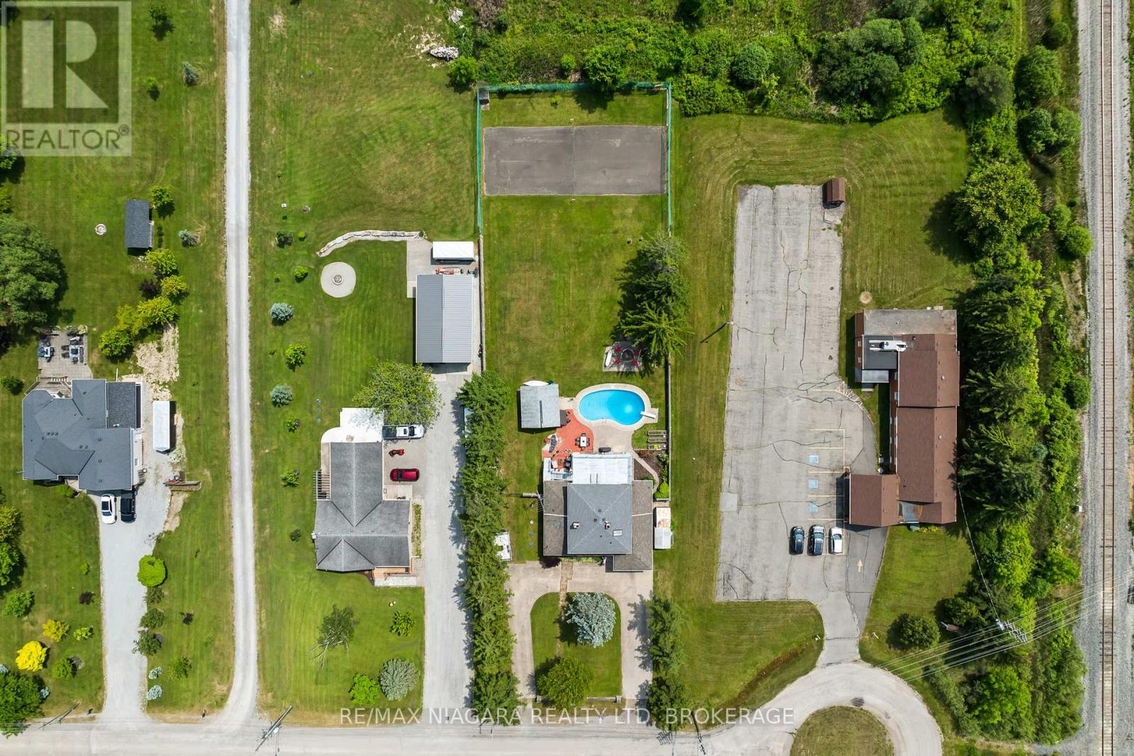 Photo 16 of 415 Lyons Creek Road, Welland ON