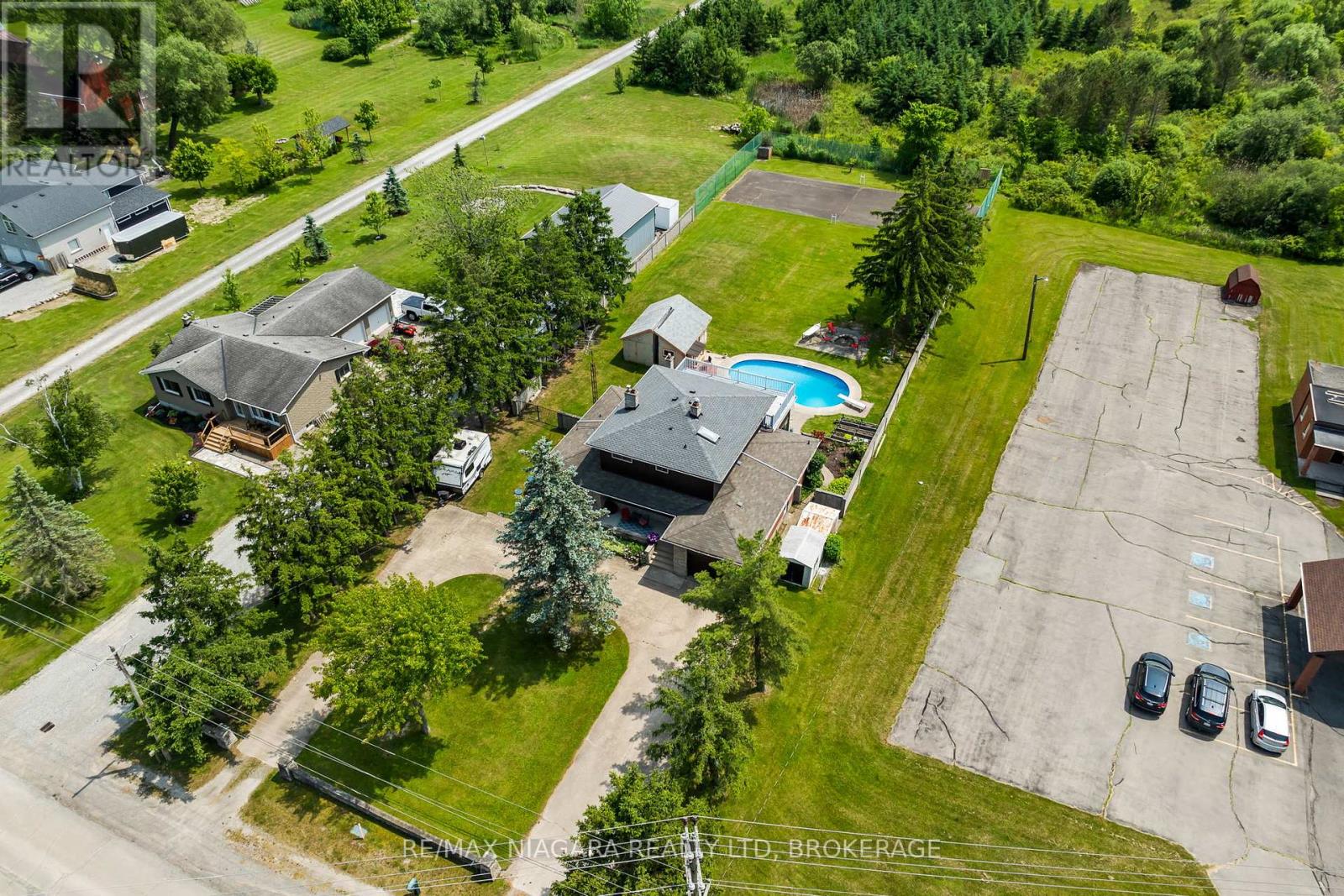 Photo 14 of 415 Lyons Creek Road, Welland ON