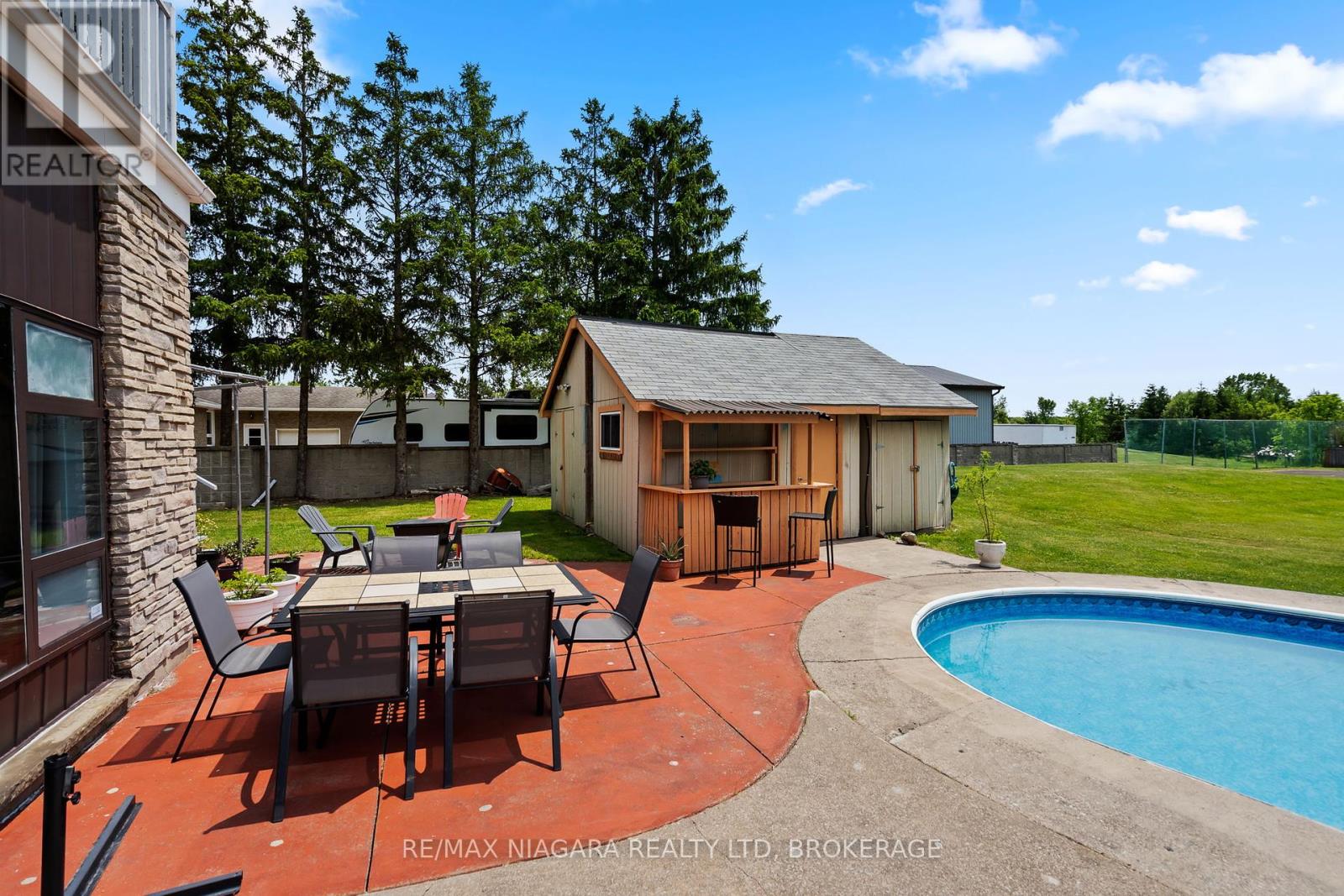 Photo 11 of 415 Lyons Creek Road, Welland ON