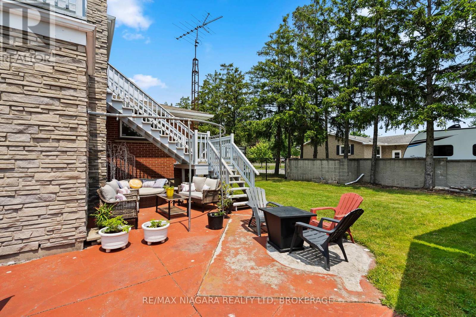 Photo 37 of 415 Lyons Creek Road, Welland ON