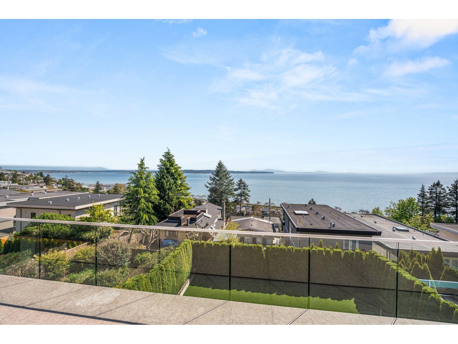 14728 OXENHAM AVENUE, White Rock real estate listing R3015378