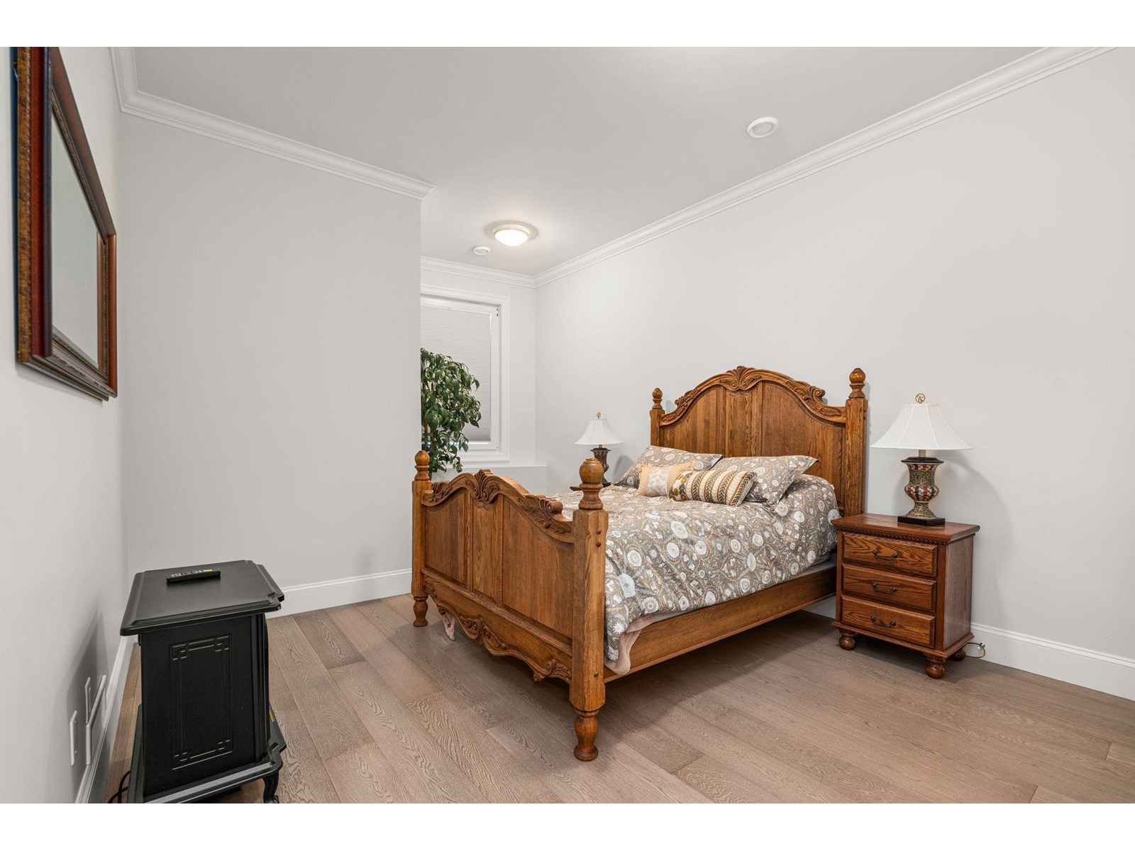 14728 OXENHAM AVENUE, White Rock real estate listing R3015378