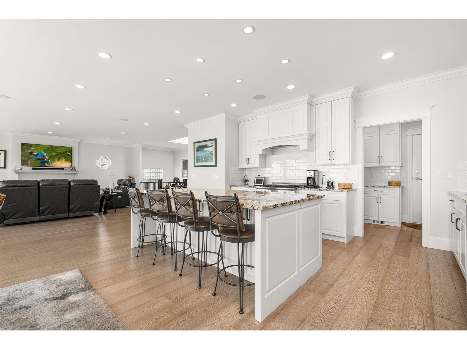 14728 OXENHAM AVENUE, White Rock real estate listing R3015378