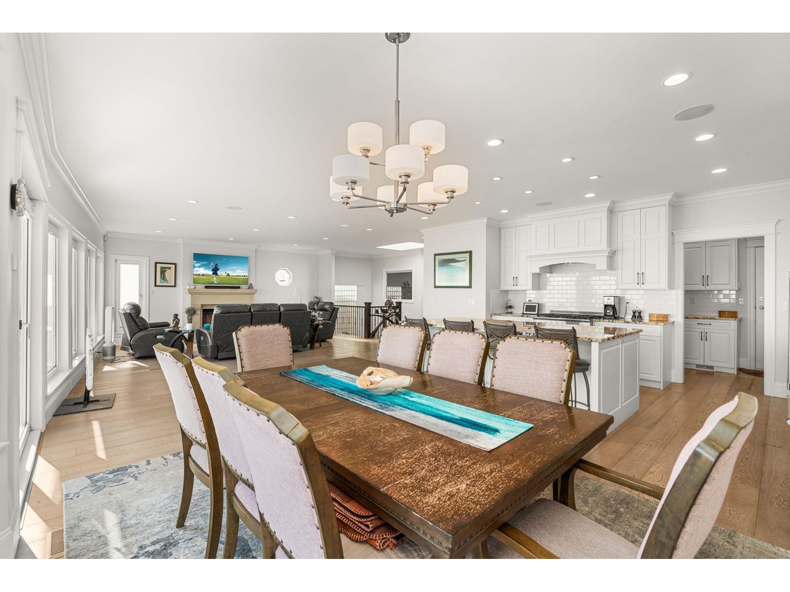 14728 OXENHAM AVENUE, White Rock real estate listing R3015378