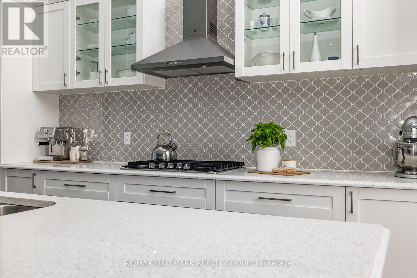 Photo 42 of 87 Cobblestone Drive, Russell ON