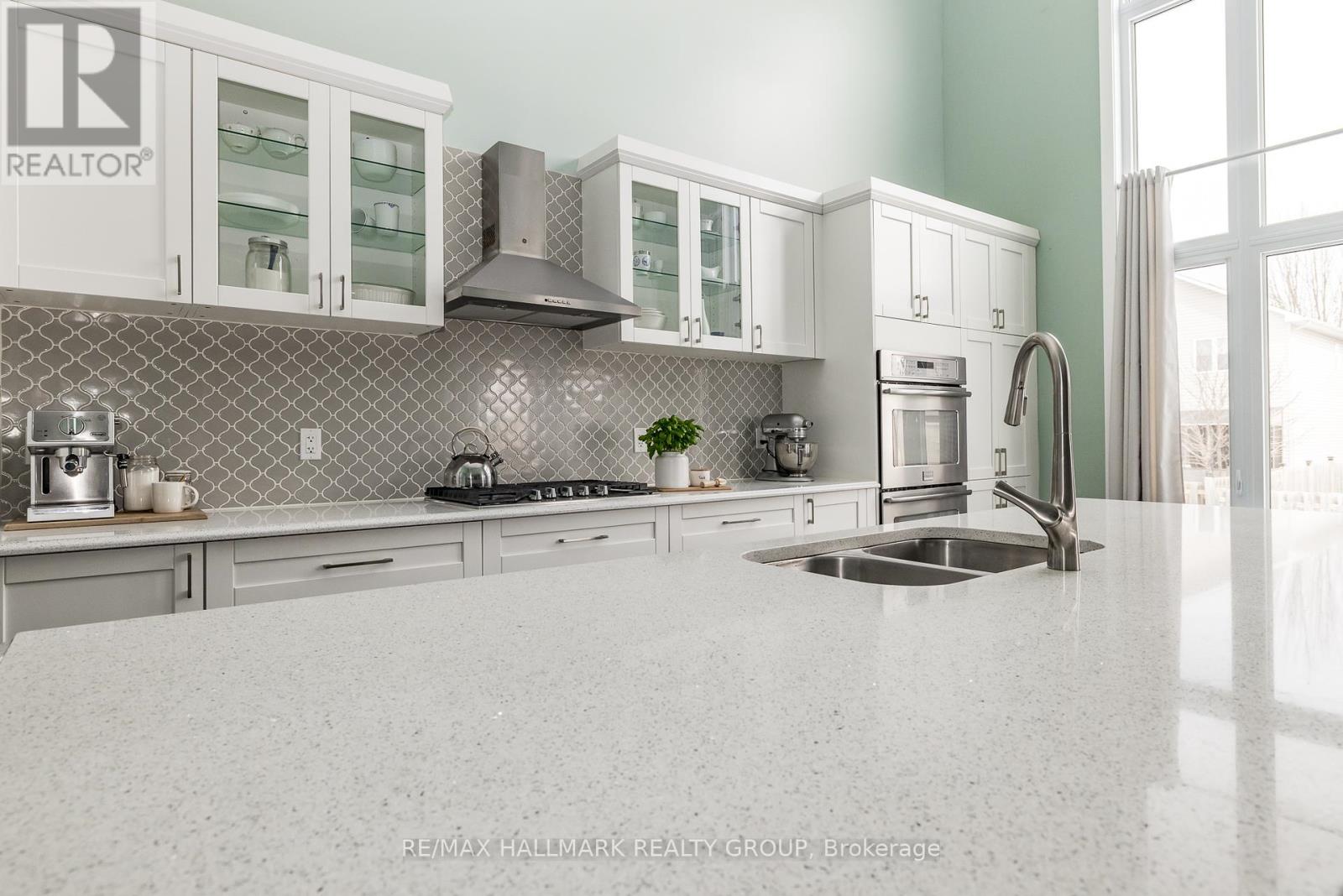 Photo 24 of 87 Cobblestone Drive, Russell ON