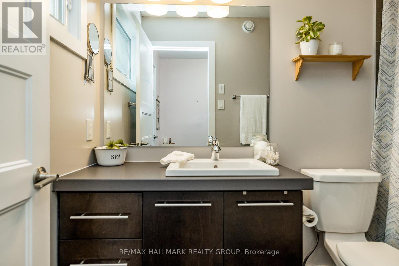 Photo 9 of 87 Cobblestone Drive, Russell ON