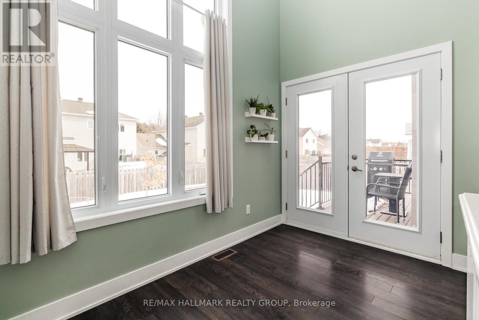 Photo 16 of 87 Cobblestone Drive, Russell ON