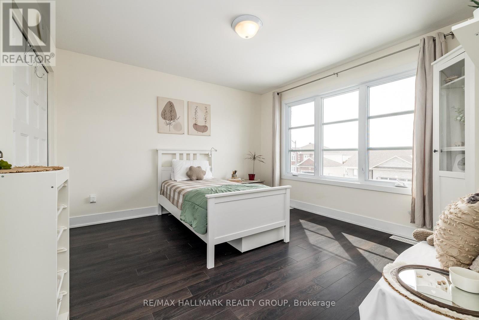 Photo 49 of 87 Cobblestone Drive, Russell ON