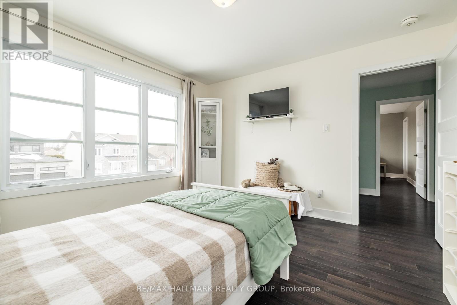 Photo 45 of 87 Cobblestone Drive, Russell ON