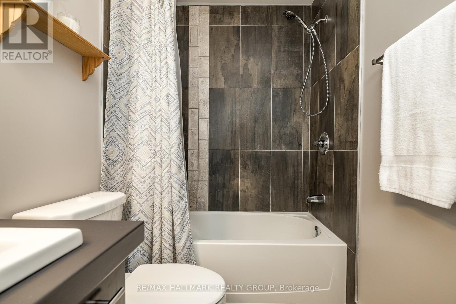 Photo 47 of 87 Cobblestone Drive, Russell ON