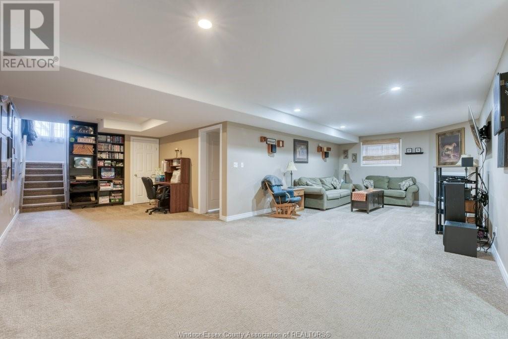Photo 2 of 2384 Radcliff Avenue, Windsor ON