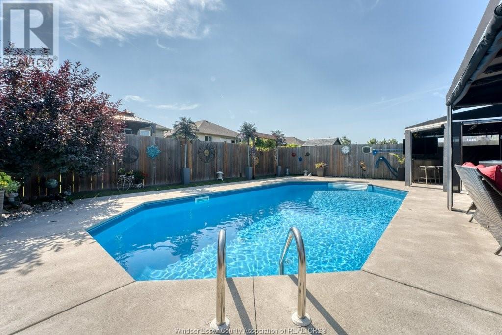 Photo 11 of 2384 Radcliff Avenue, Windsor ON