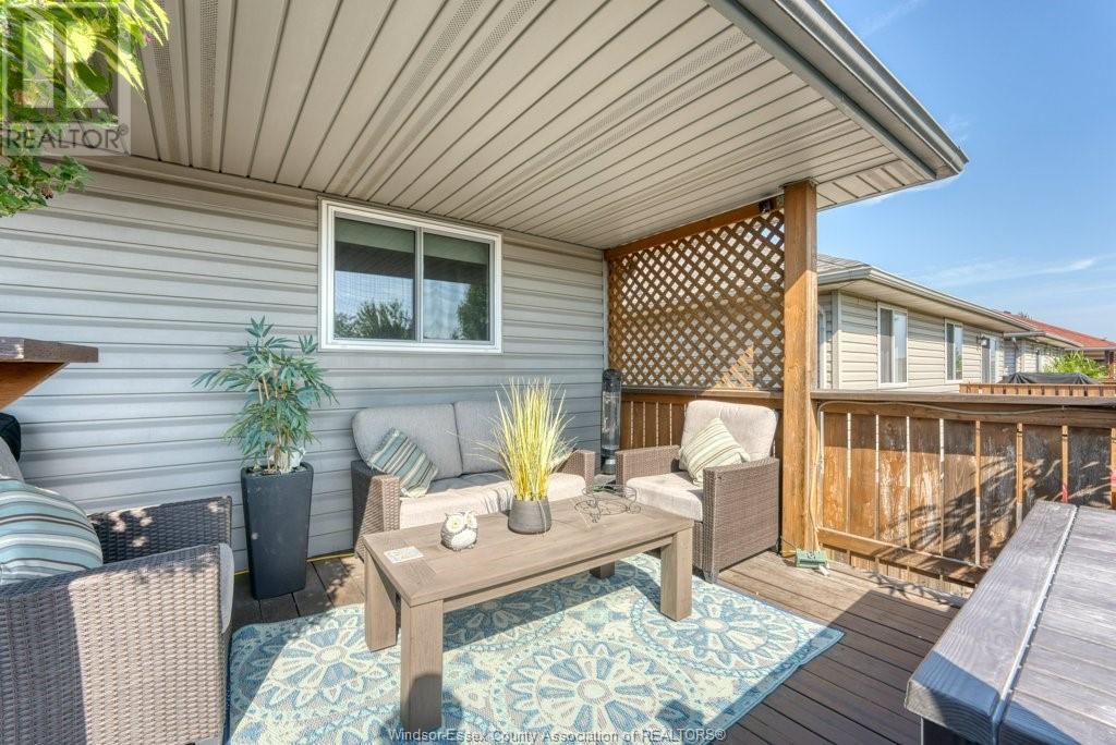 Photo 3 of 2384 Radcliff Avenue, Windsor ON
