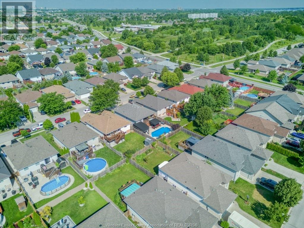 Photo 36 of 2384 Radcliff Avenue, Windsor ON
