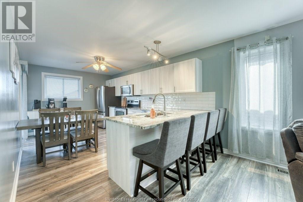 Photo 8 of 2384 Radcliff Avenue, Windsor ON