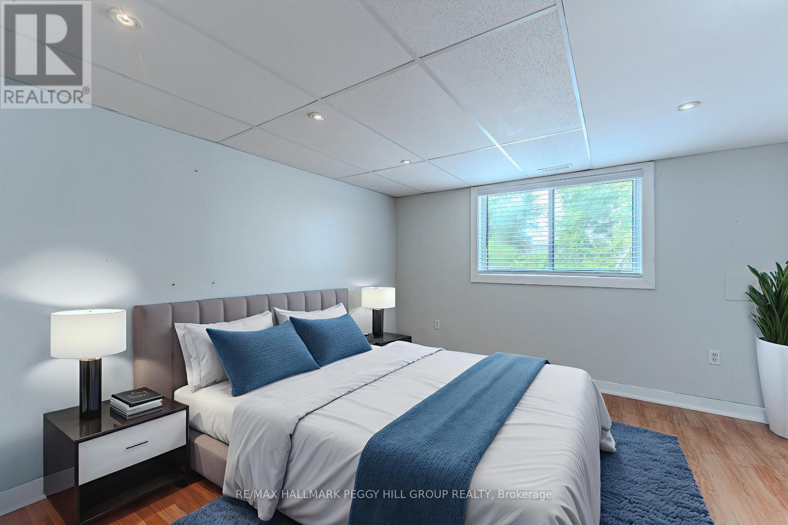 Photo 15 of 130 Country Lane, Barrie ON
