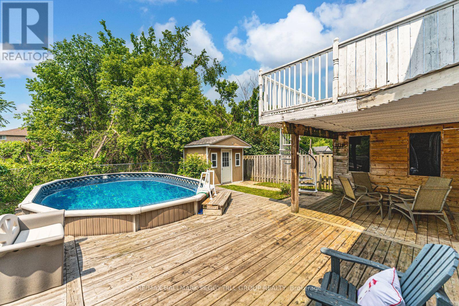 Photo 18 of 130 Country Lane, Barrie ON