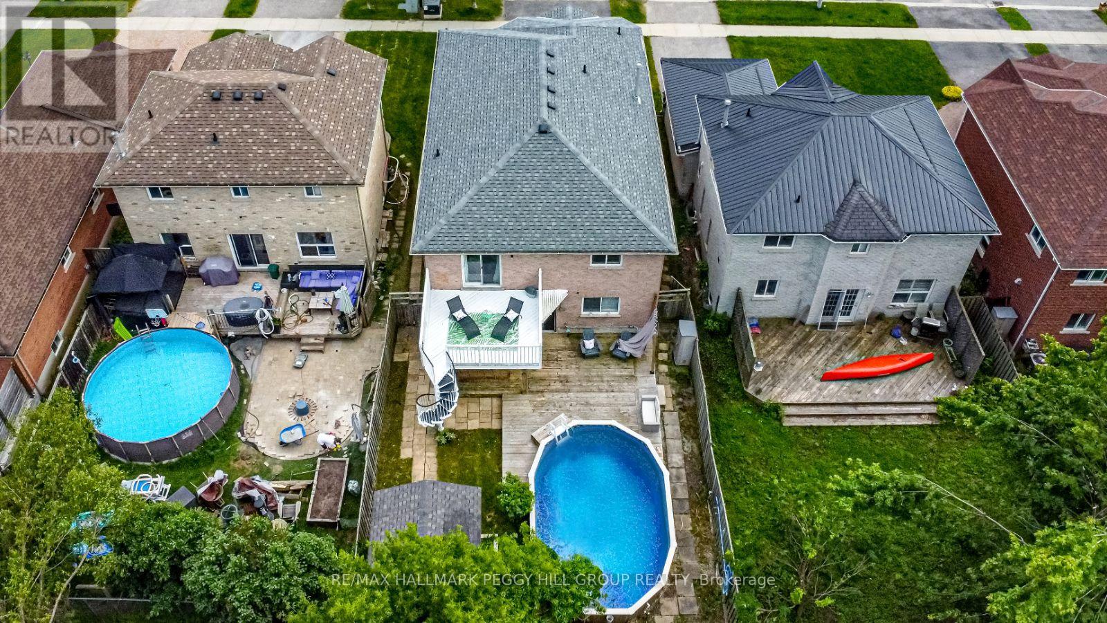 Photo 19 of 130 Country Lane, Barrie ON