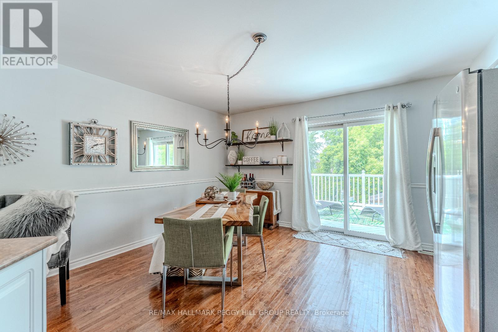 Photo 7 of 130 Country Lane, Barrie ON
