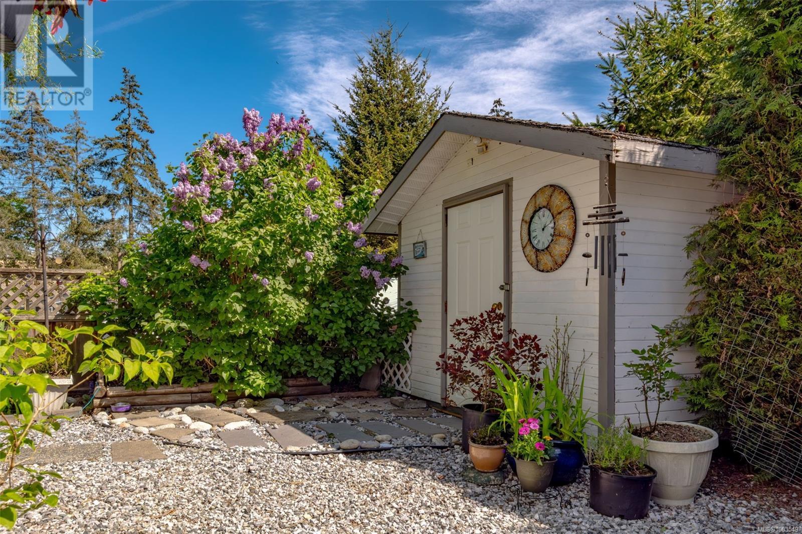 Photo 52 of 17 61 12 Th St, Nanaimo BC