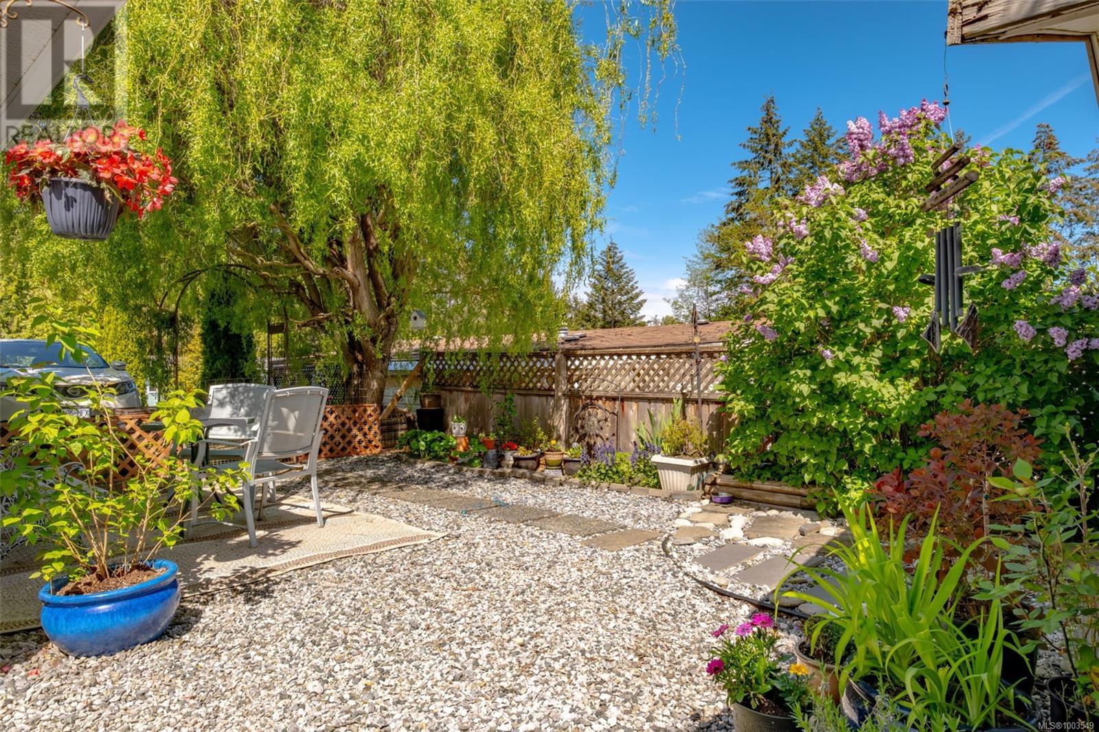 Photo 16 of 17 61 12 Th St, Nanaimo BC