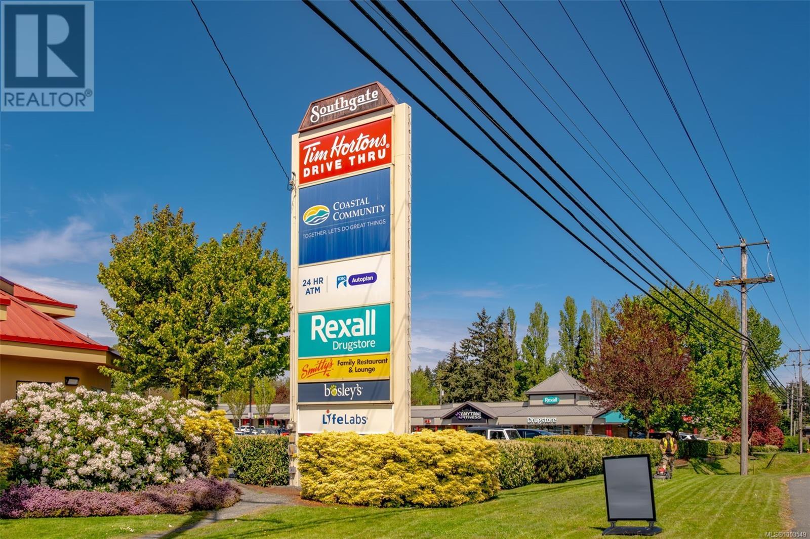 Photo 6 of 17 61 12 Th St, Nanaimo BC