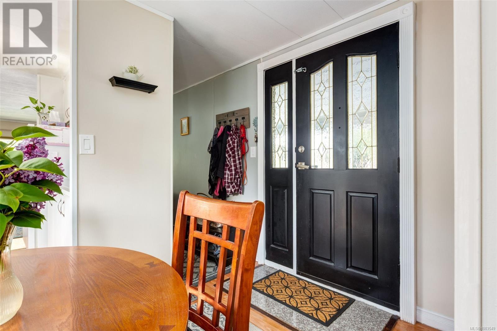 Photo 15 of 17 61 12 Th St, Nanaimo BC
