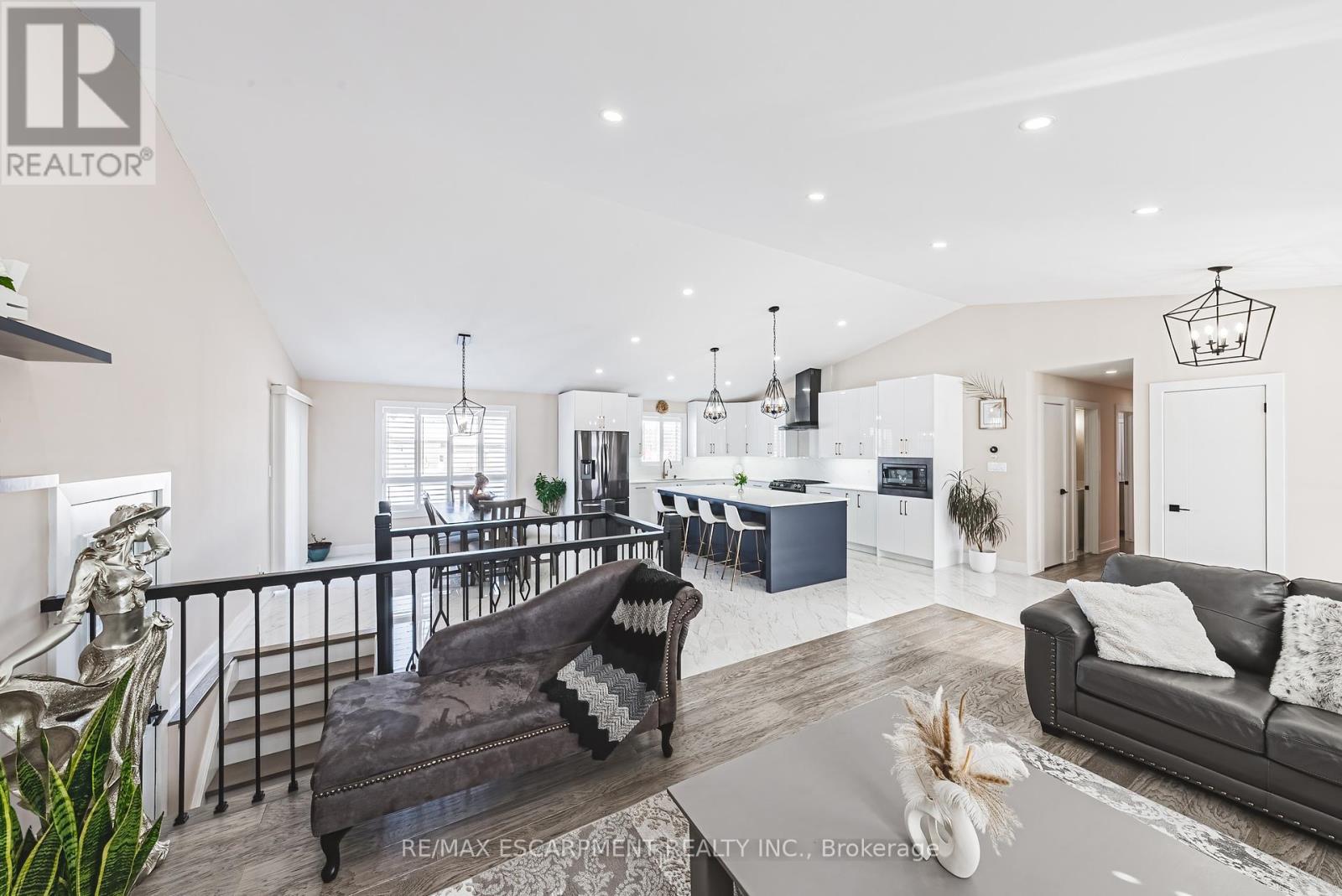 Photo 3 of 1796 Penny Lane, West Lincoln ON
