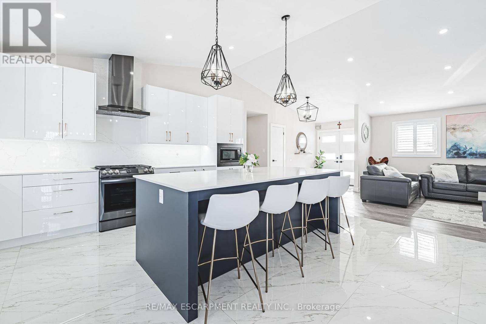 Photo 18 of 1796 Penny Lane, West Lincoln ON