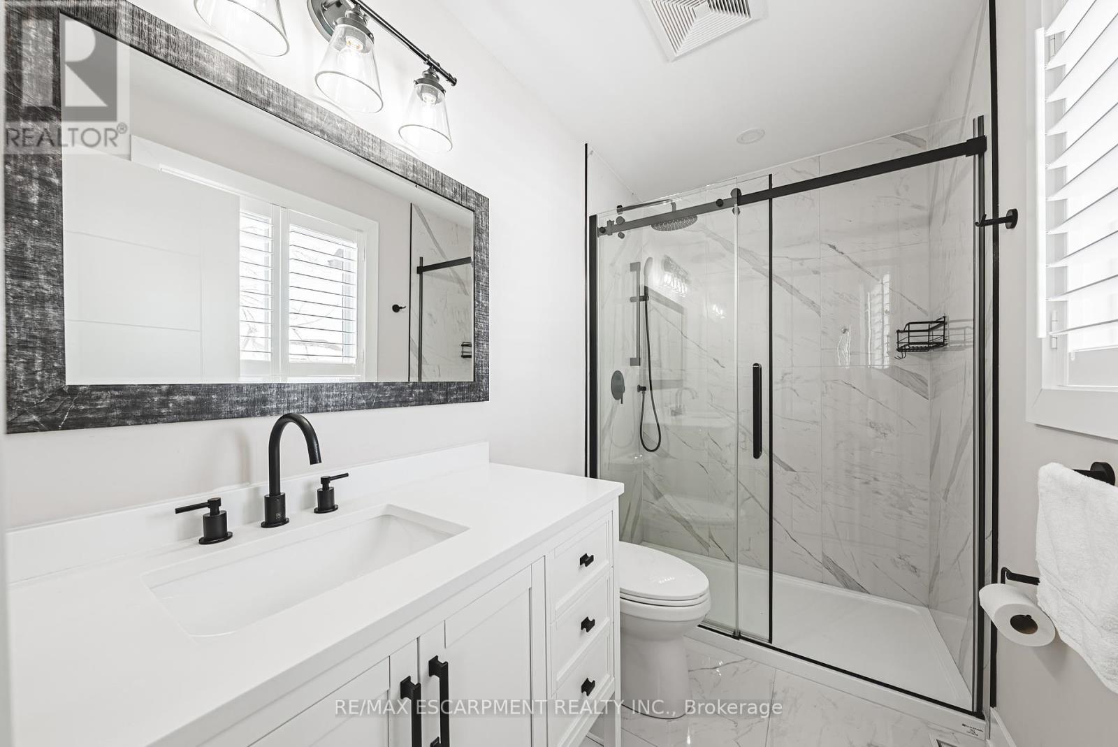 Photo 11 of 1796 Penny Lane, West Lincoln ON